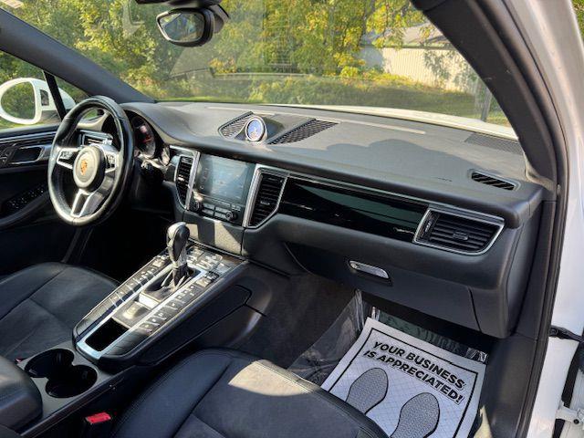 Porsche Macan  2017