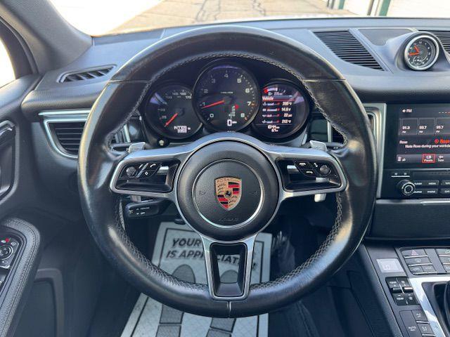 Porsche Macan  2017