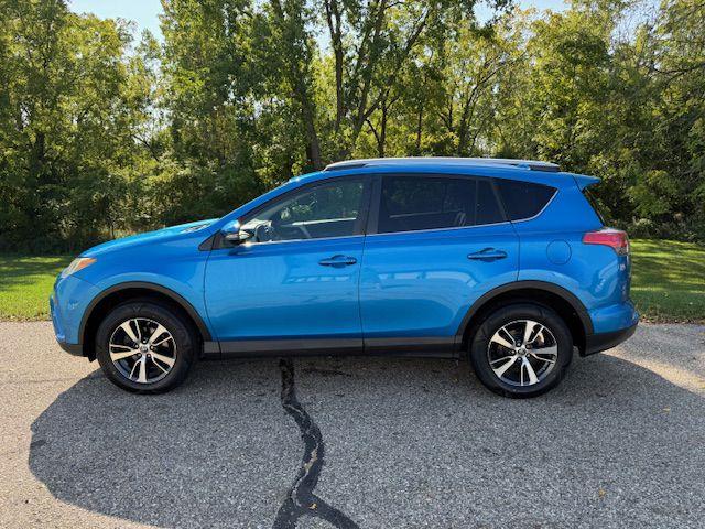 2016 Toyota RAV4 XLE photo 5