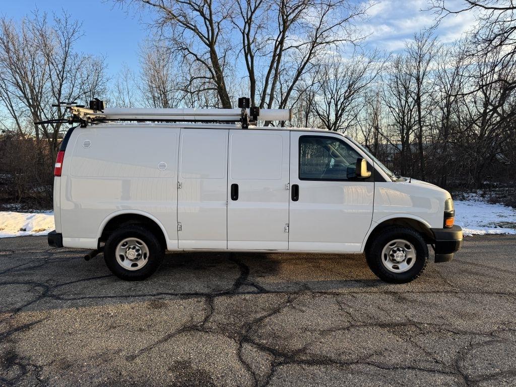 2019 Chevrolet Express GARGO VAN