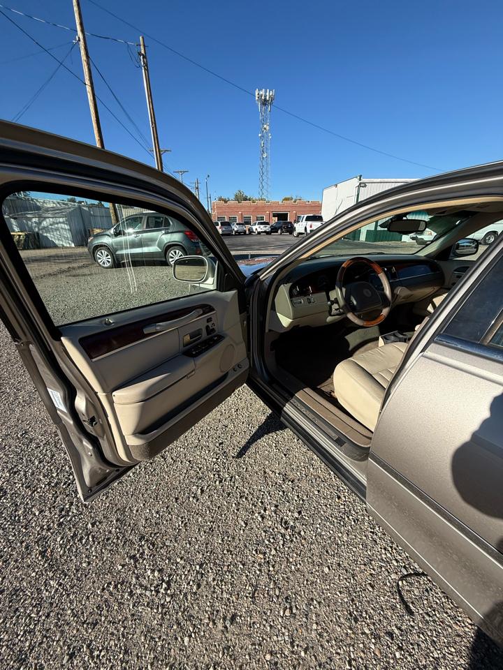 Lincoln Town Car Signature 2003