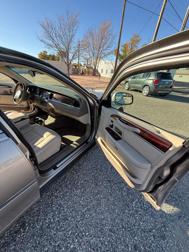 Lincoln Town Car Signature 2003
