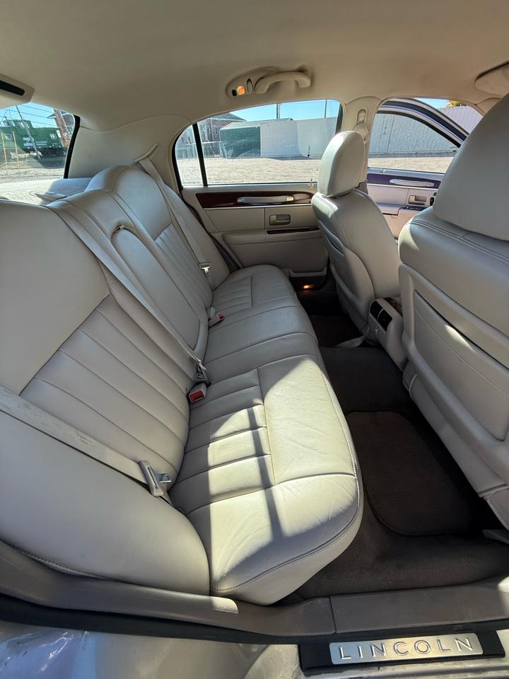 Lincoln Town Car Signature 2003