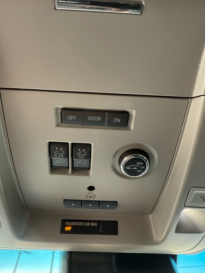 Chevrolet Suburban LTZ 4WD 2016 Chevrolet Suburban LTZ 4WD 2016