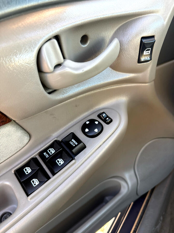 Chevrolet Impala LS 2000