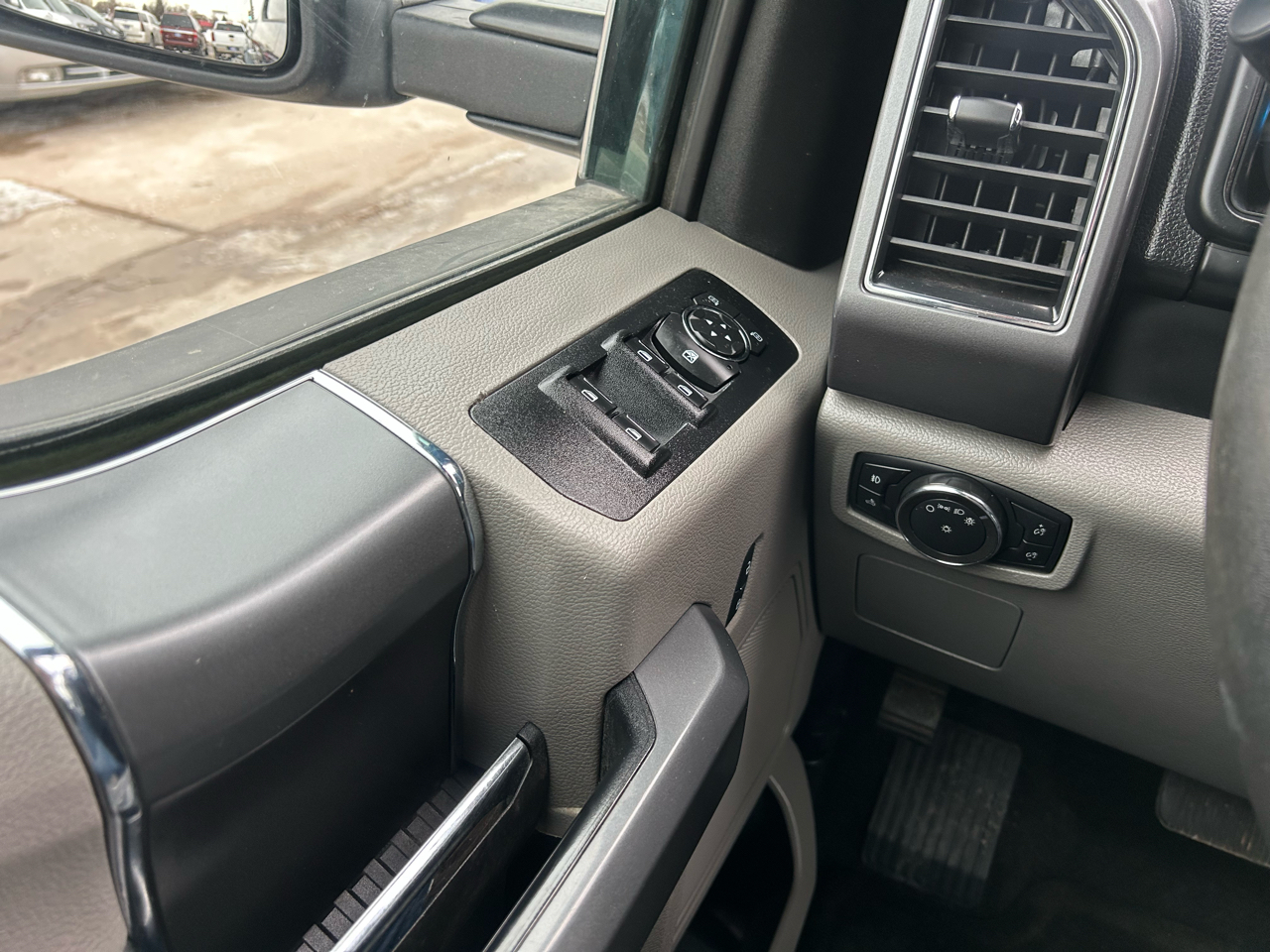 Ford F-150 XLT SuperCrew 5.5-ft. Bed 4WD 2017