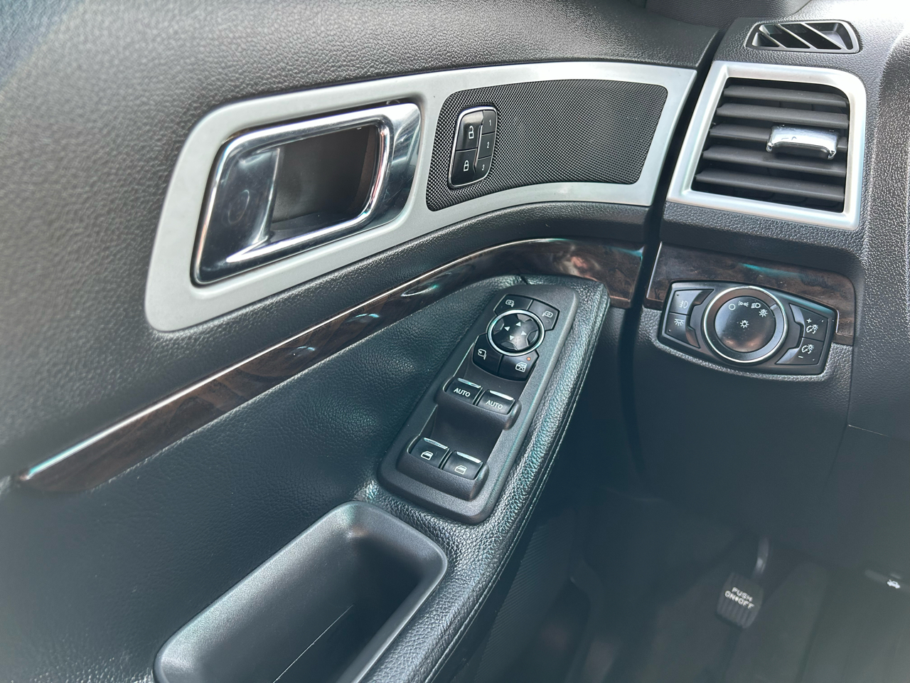 Ford Explorer Limited 4WD 2015