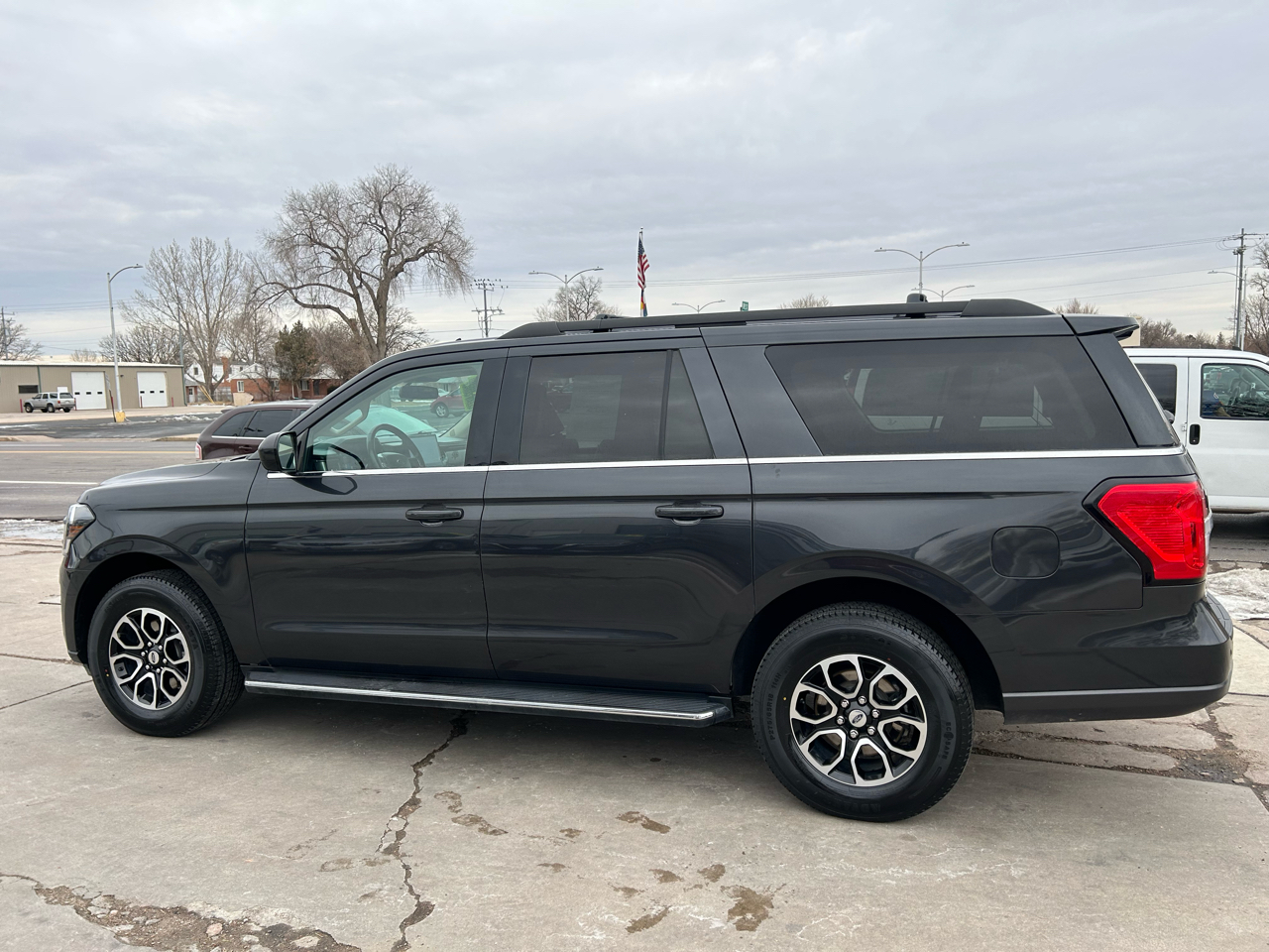 Ford Expedition MAX XLT 4WD 2023