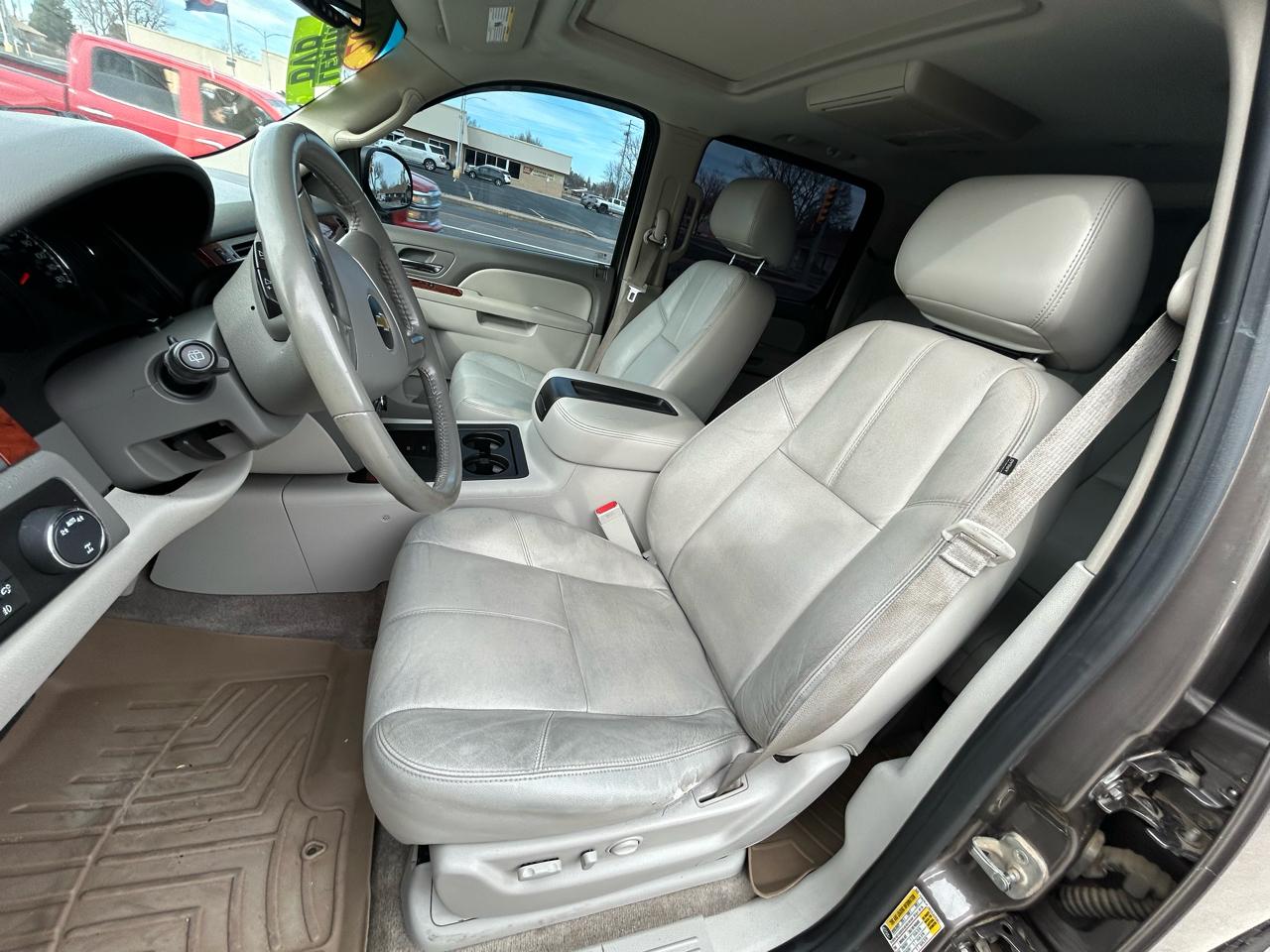 Chevrolet Suburban LT 4WD 2013