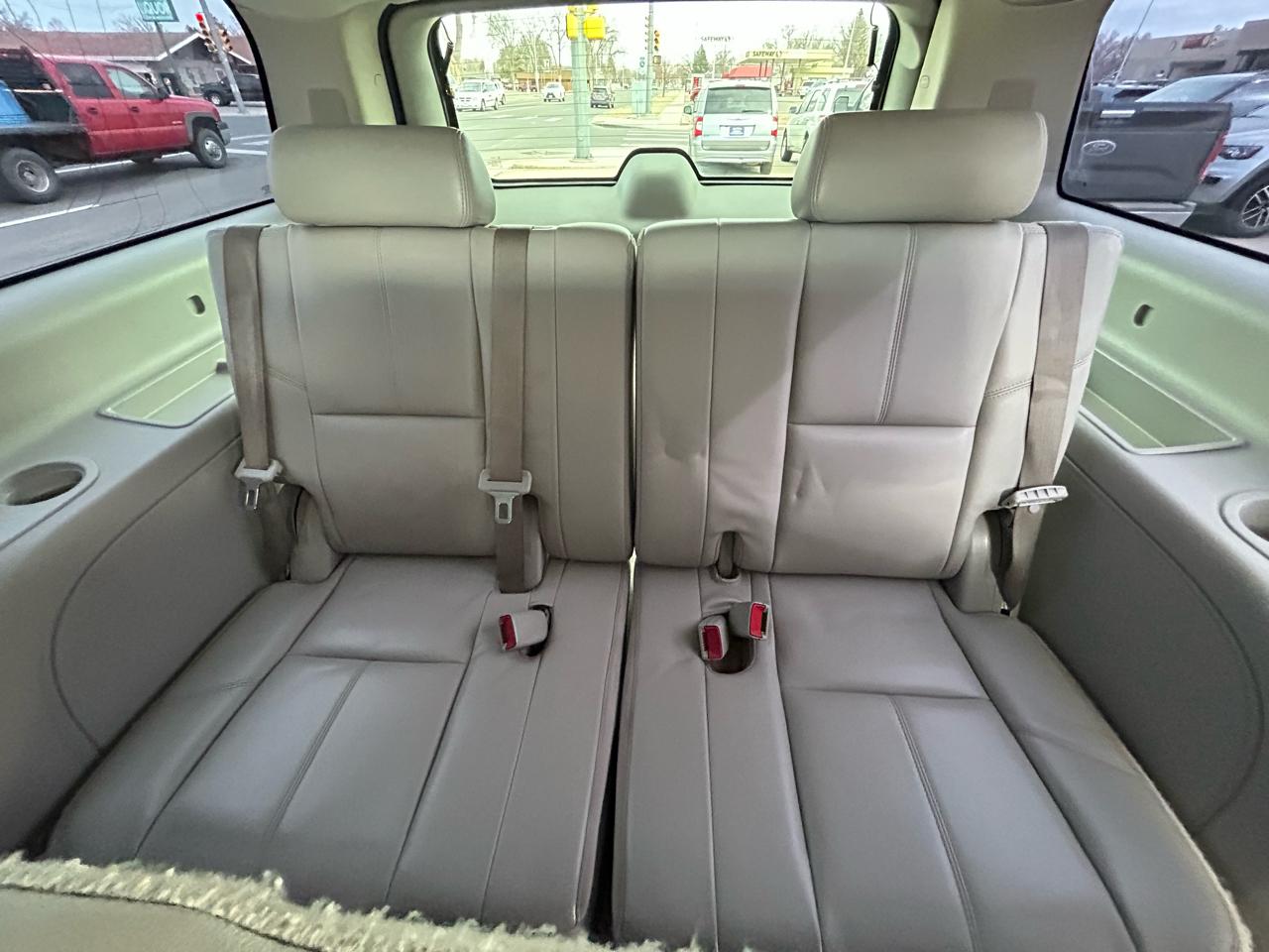 Chevrolet Suburban LT 4WD 2013