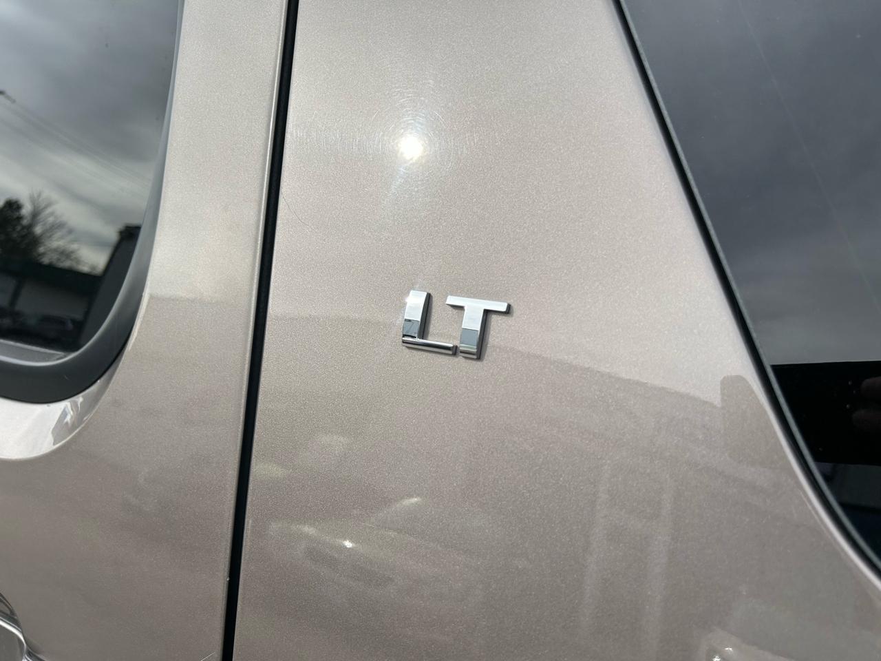 Chevrolet Suburban LT 4WD 2013