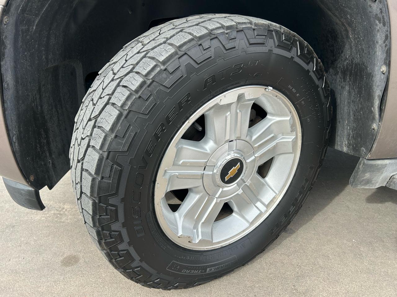 Chevrolet Suburban LT 4WD 2013