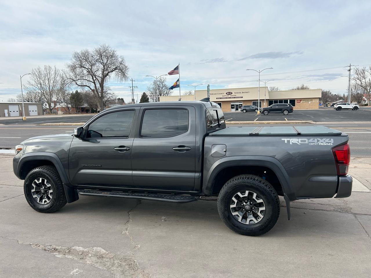 Toyota Tacoma  2018