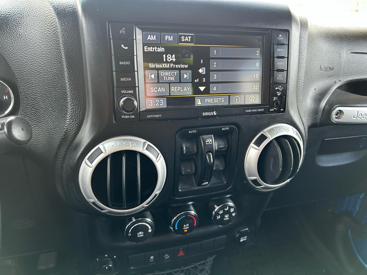 Jeep Wrangler Unlimited Freedom 4x4 2014