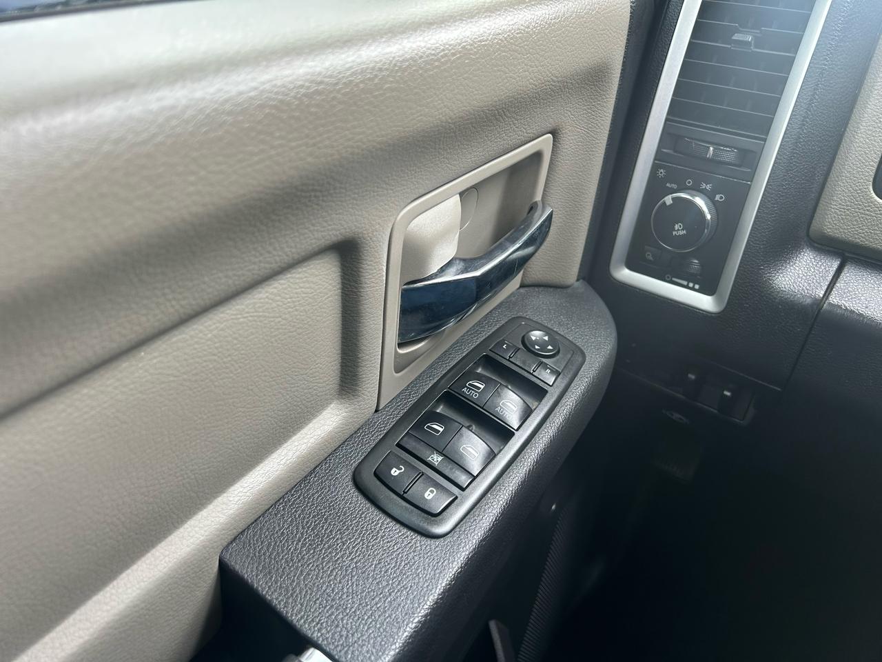 RAM 1500 SLT Quad Cab 4WD 2012