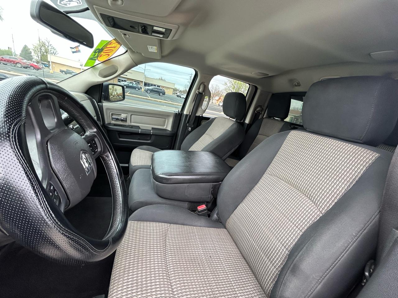 RAM 1500 SLT Quad Cab 4WD 2012