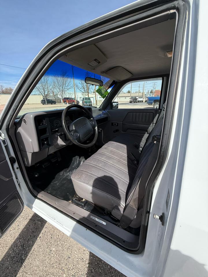 Dodge Dakota WS Reg. Cab 8-ft. Bed 2WD 1996