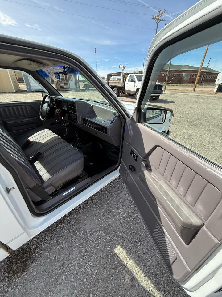 Dodge Dakota WS Reg. Cab 8-ft. Bed 2WD 1996