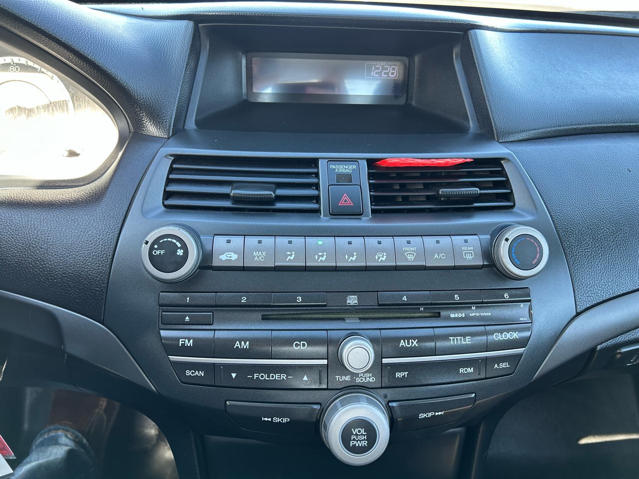 Honda Accord LX sedan AT 2010