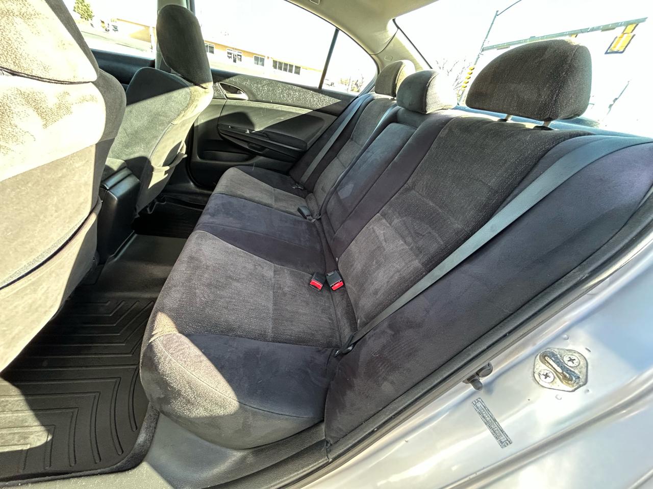 Honda Accord LX sedan AT 2010