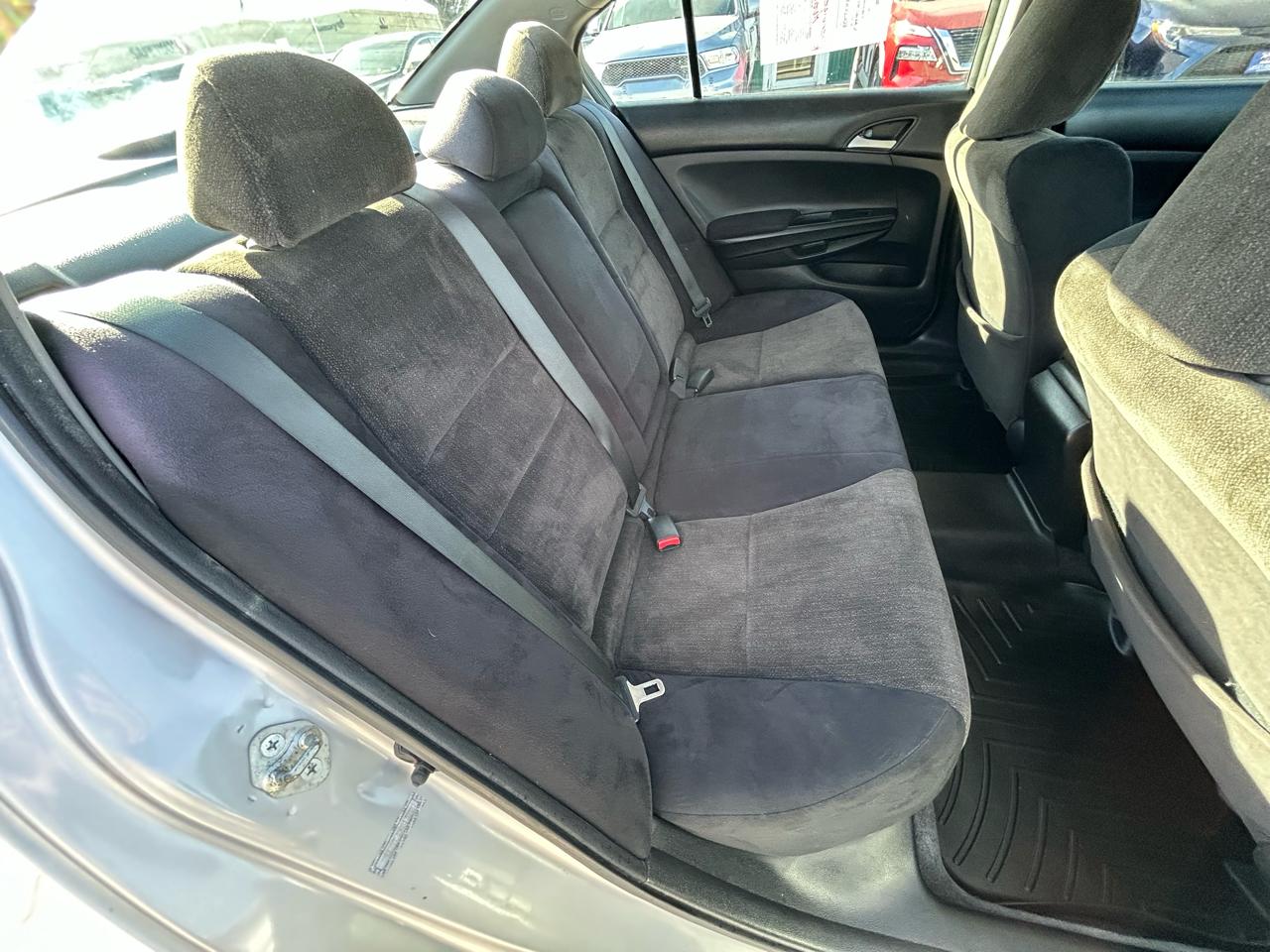 Honda Accord LX sedan AT 2010