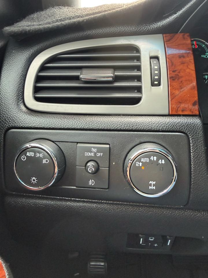 Chevrolet Tahoe LTZ 4WD 2013