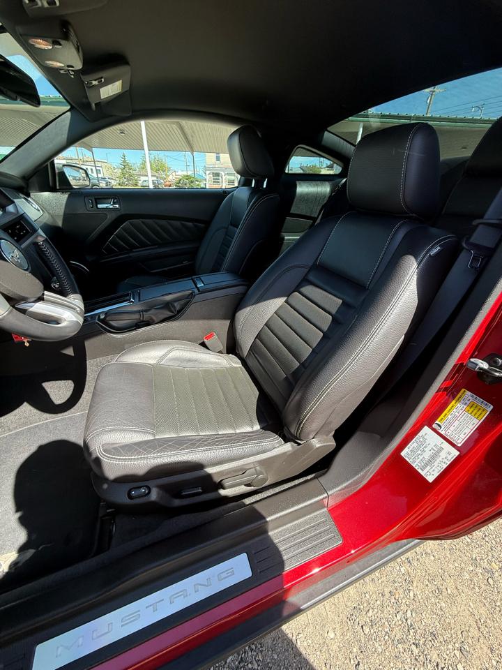 Ford Mustang V6 Coupe 2011