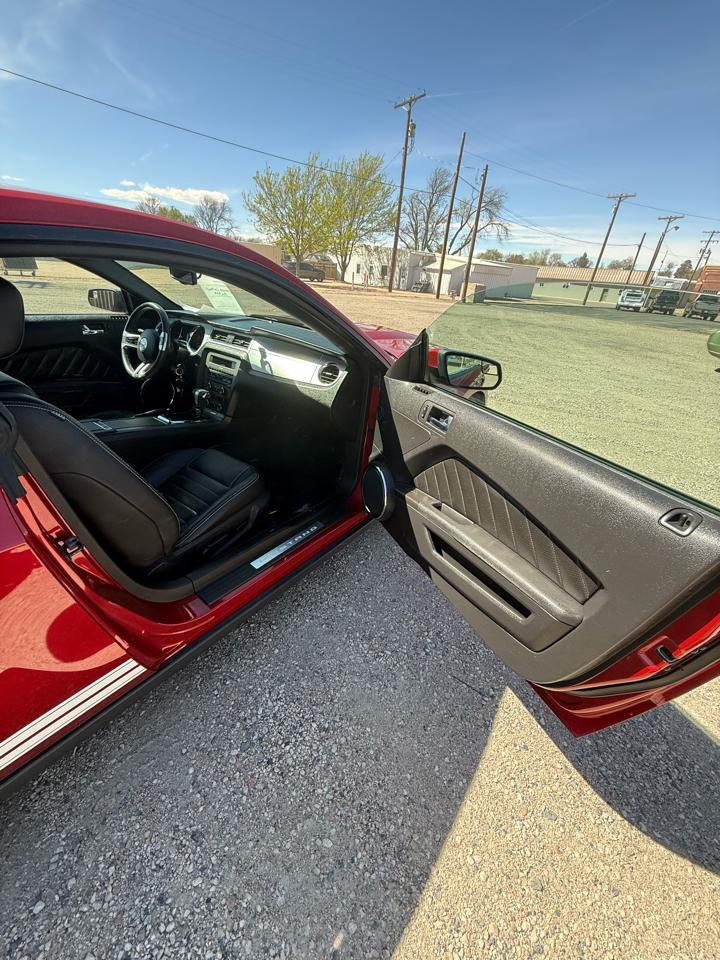 Ford Mustang V6 Coupe 2011