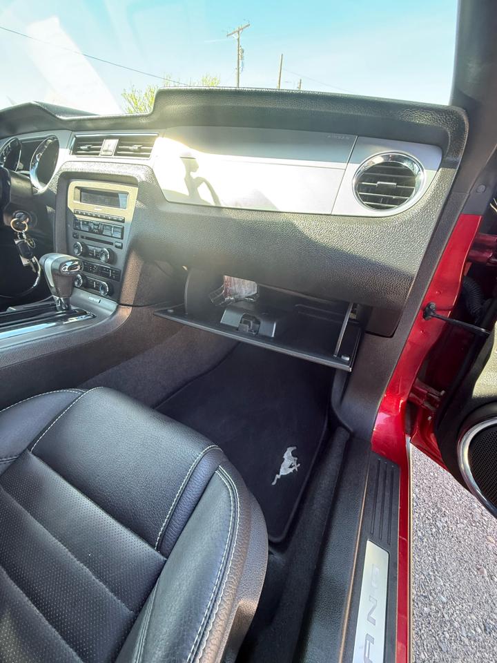 Ford Mustang V6 Coupe 2011