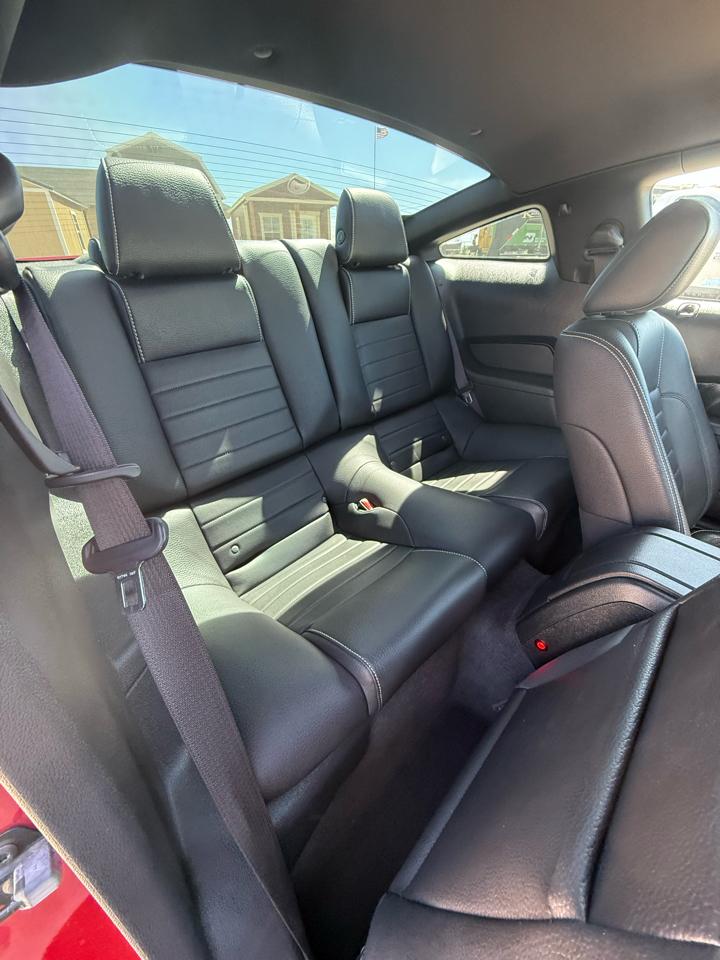 Ford Mustang V6 Coupe 2011