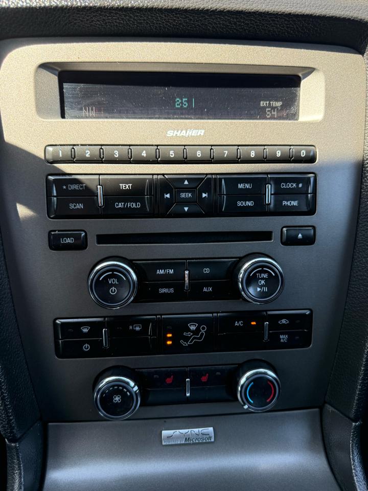 Ford Mustang V6 Coupe 2011