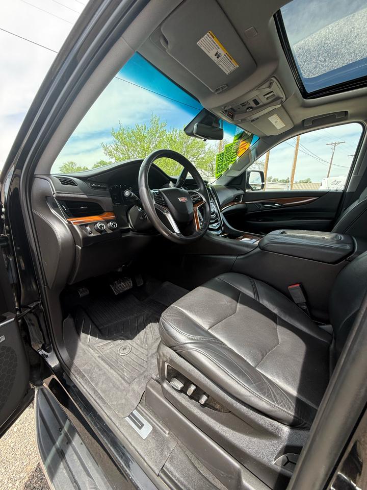 Cadillac Escalade Luxury 4WD 2017