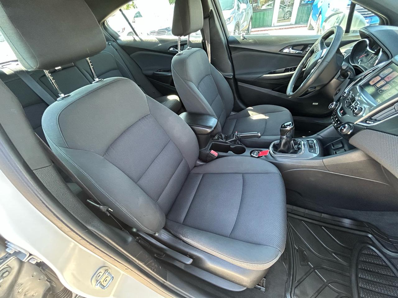Chevrolet Cruze 1LT Manual 2016