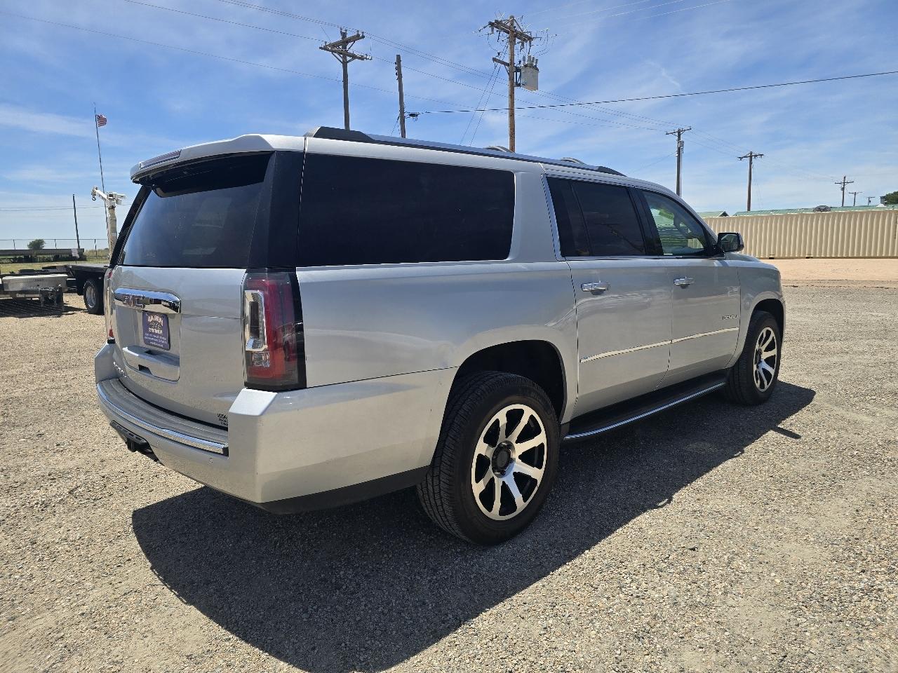 GMC Yukon XL Denali 4WD 2020