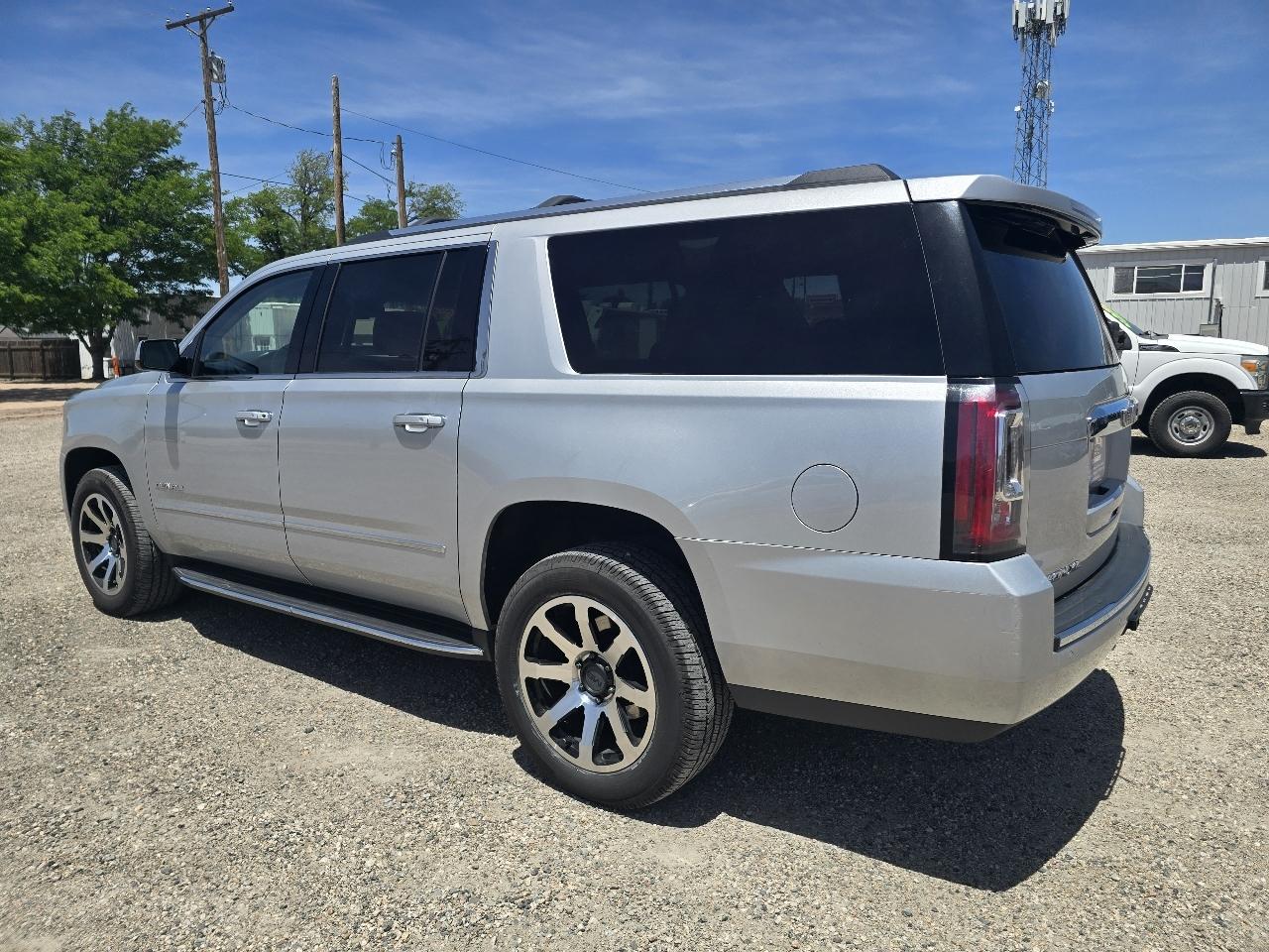 GMC Yukon XL Denali 4WD 2020