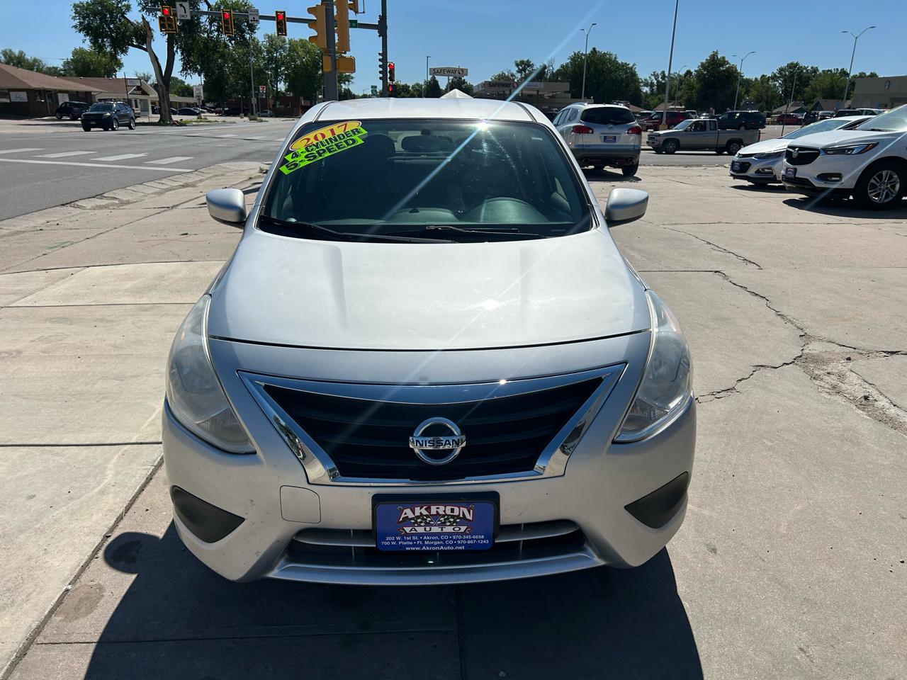 Nissan Versa 1.6 S 5M 2017
