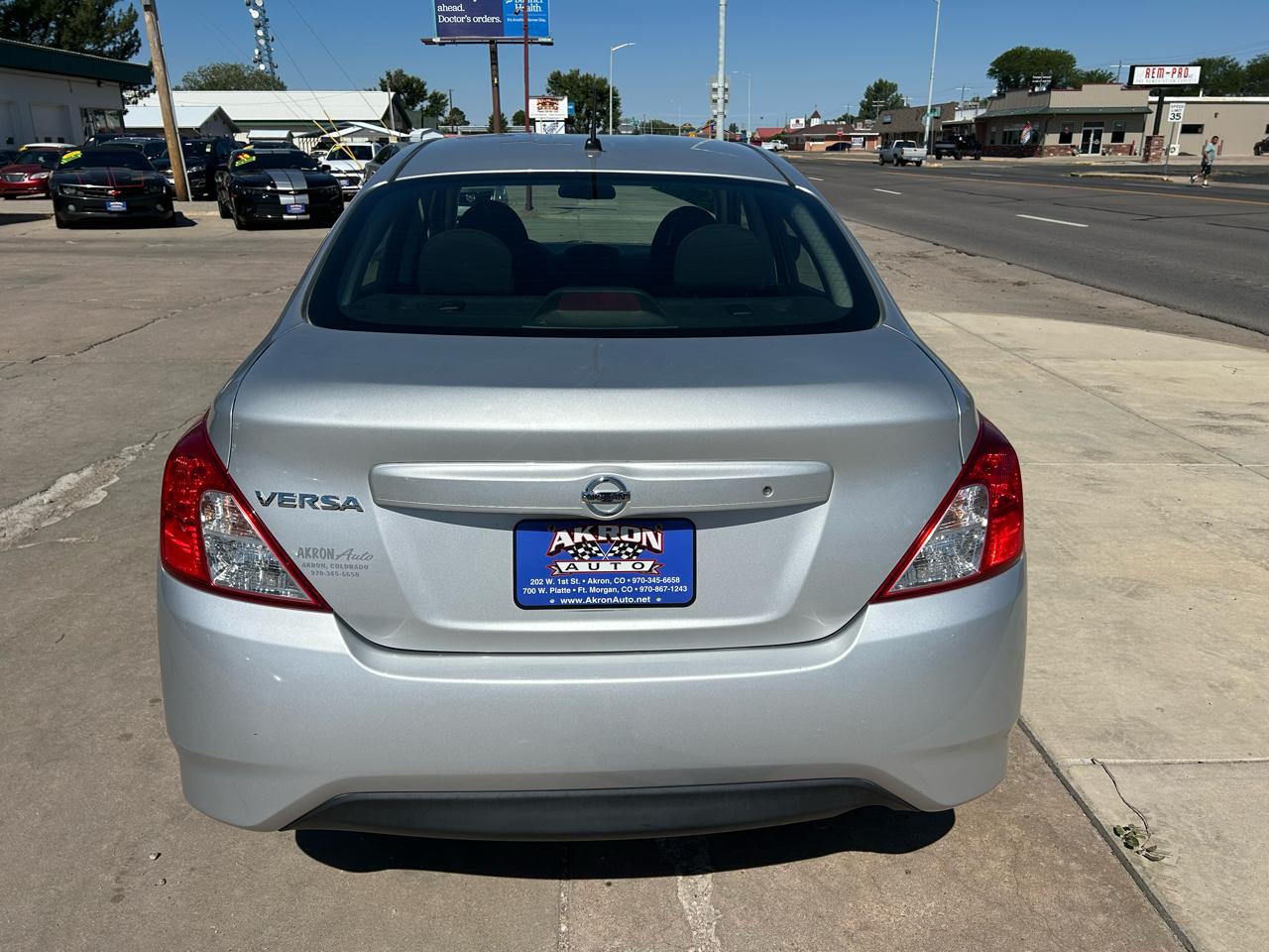 Nissan Versa 1.6 S 5M 2017