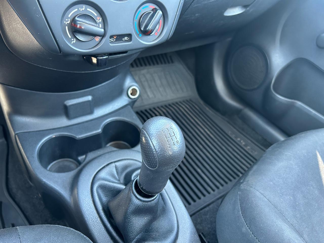 Nissan Versa 1.6 S 5M 2017