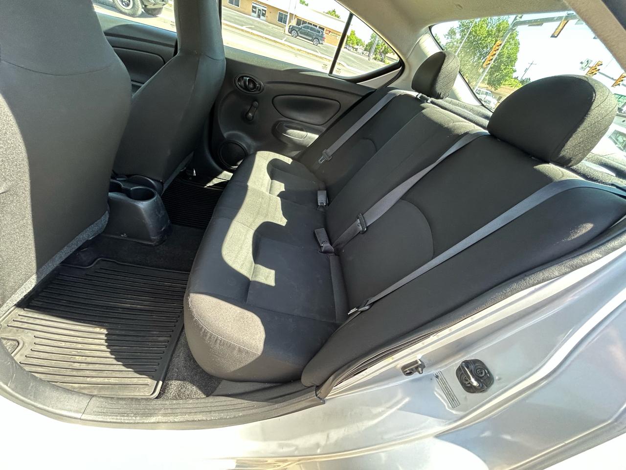 Nissan Versa 1.6 S 5M 2017