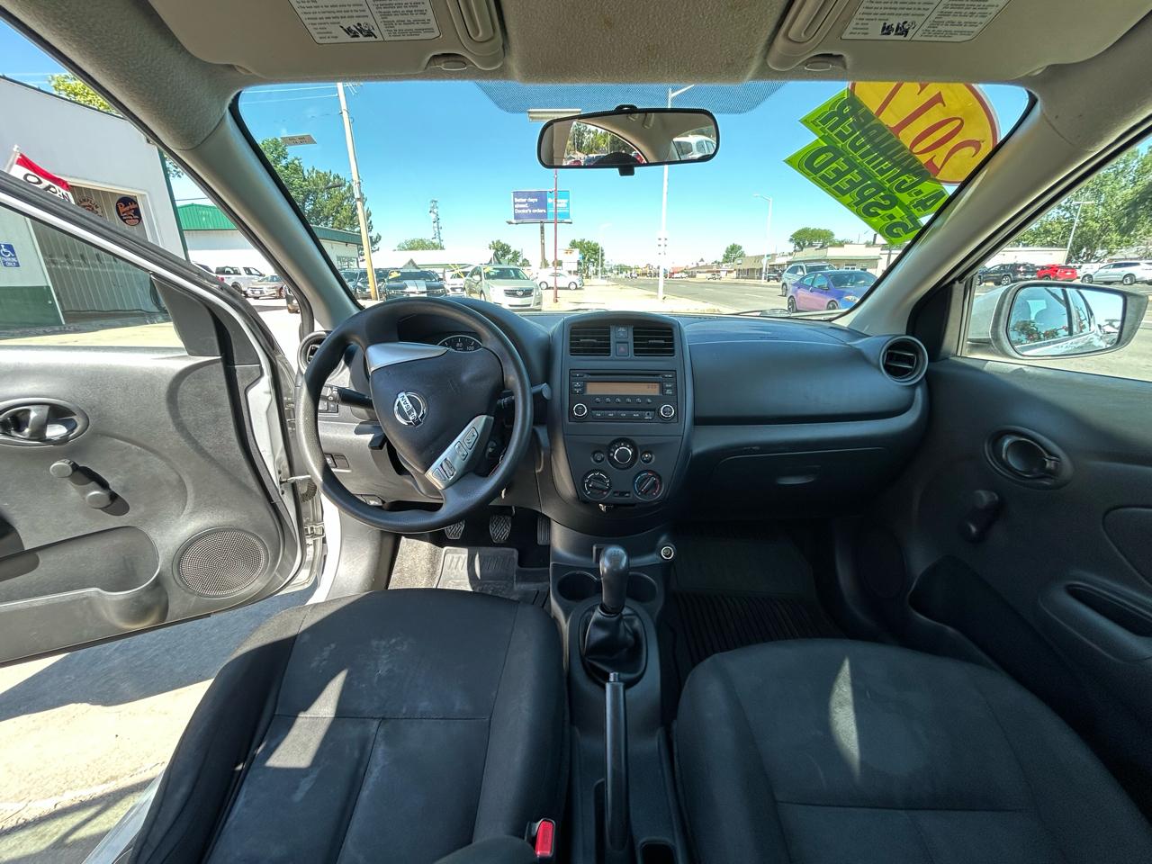 Nissan Versa 1.6 S 5M 2017