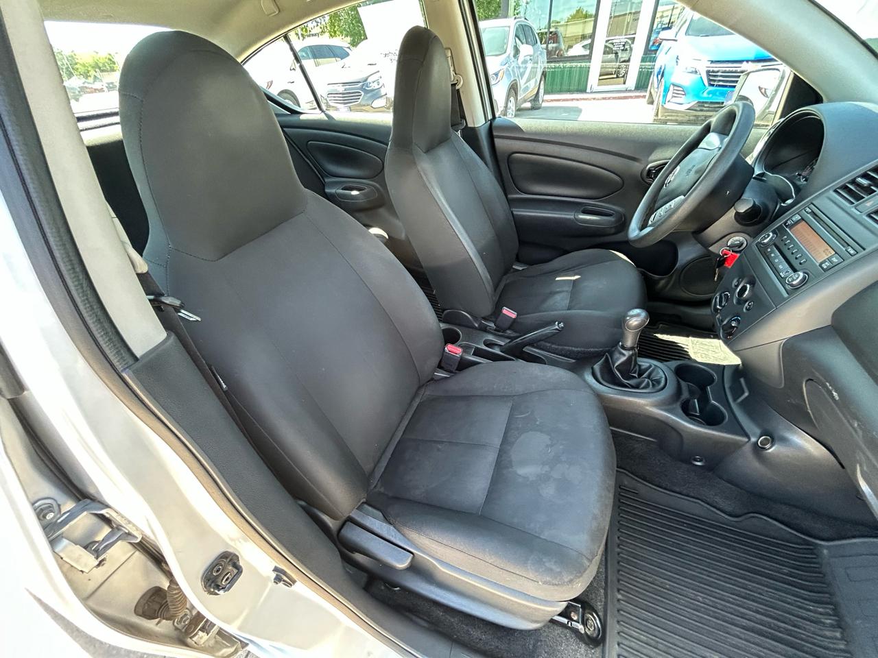 Nissan Versa 1.6 S 5M 2017