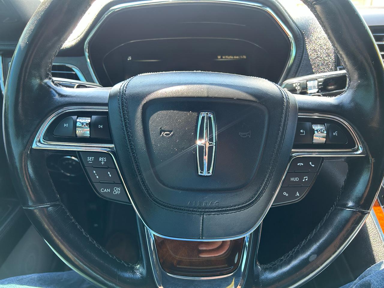 Lincoln Continental Reserve AWD 2019
