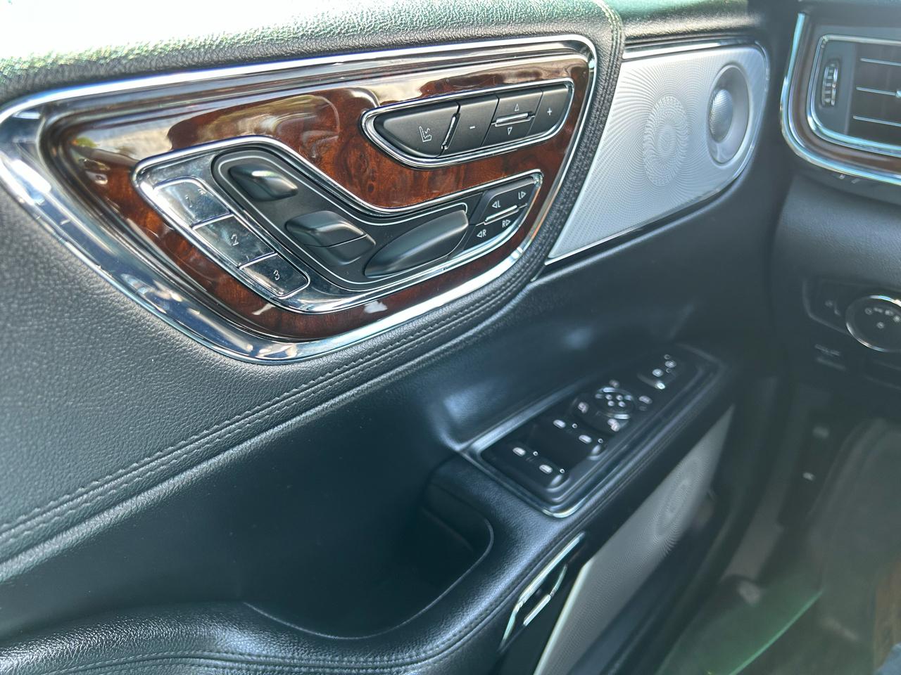 Lincoln Continental Reserve AWD 2019