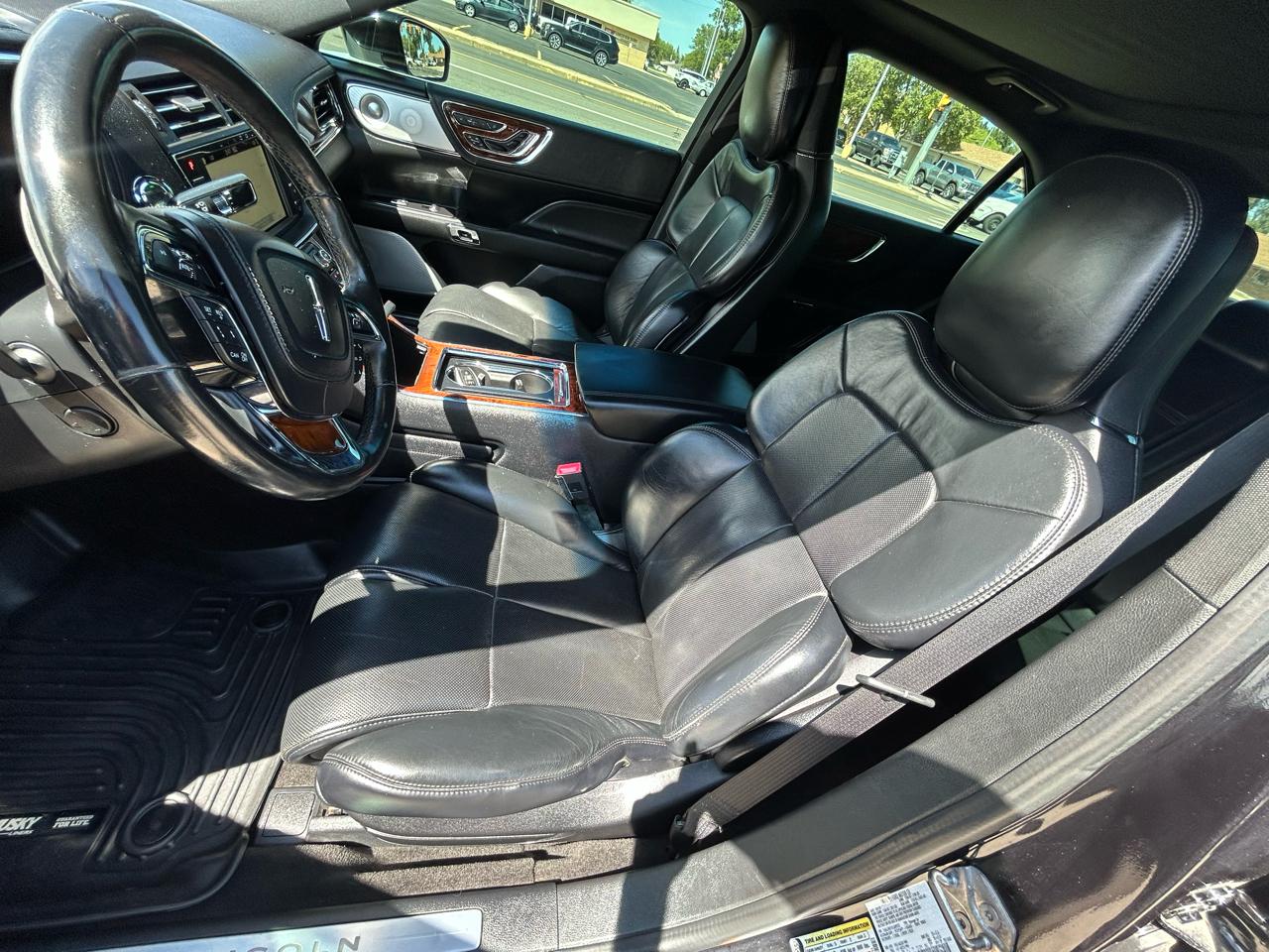 Lincoln Continental Reserve AWD 2019
