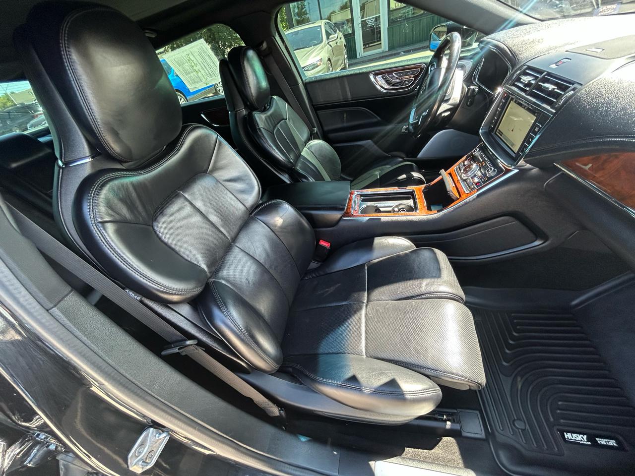 Lincoln Continental Reserve AWD 2019