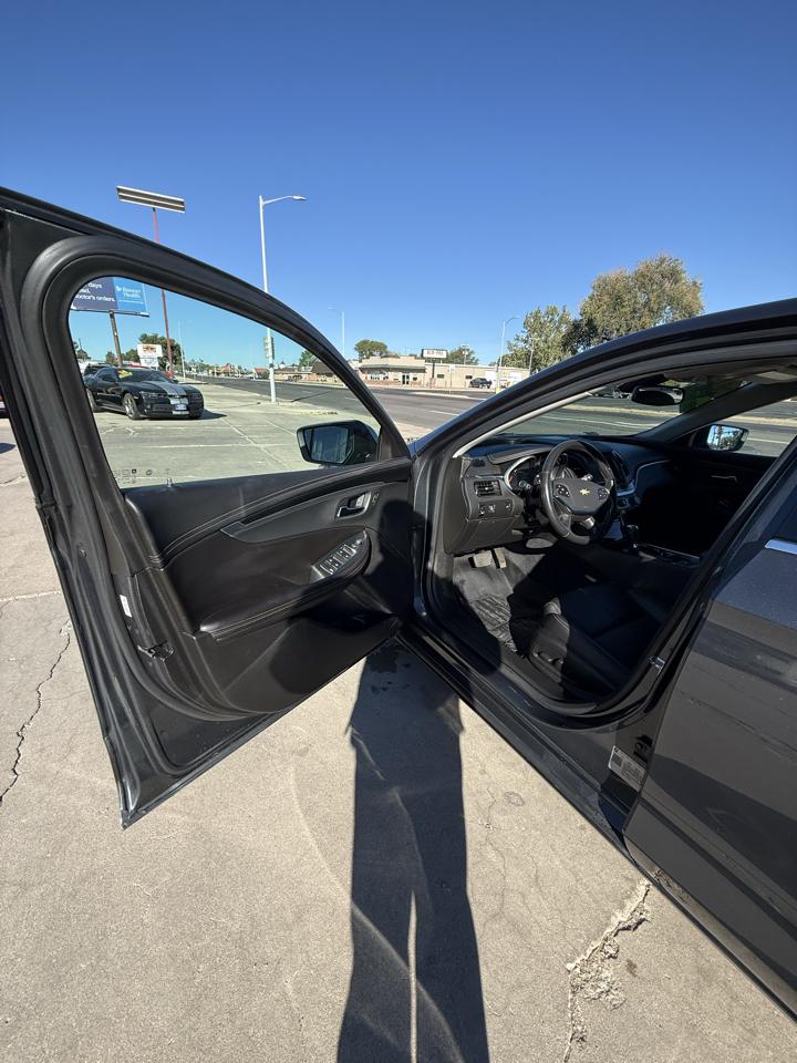 Chevrolet Impala 4dr Sdn LT w/1LT 2018