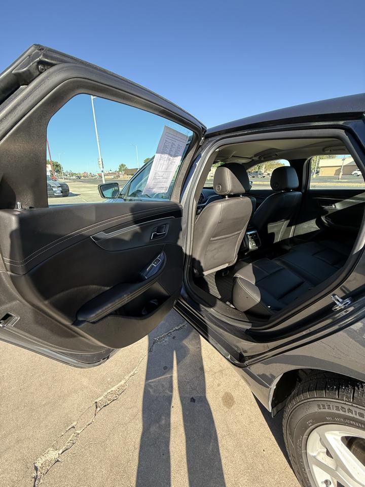 Chevrolet Impala 4dr Sdn LT w/1LT 2018