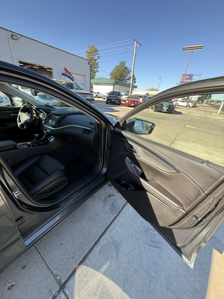 Chevrolet Impala 4dr Sdn LT w/1LT 2018