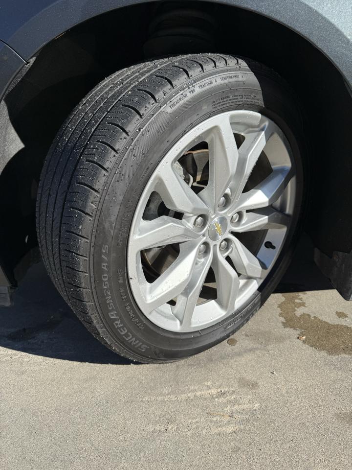 Chevrolet Impala 4dr Sdn LT w/1LT 2018