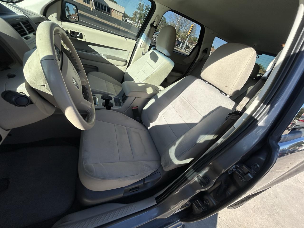 Ford Escape 4WD 4dr XLT 2012